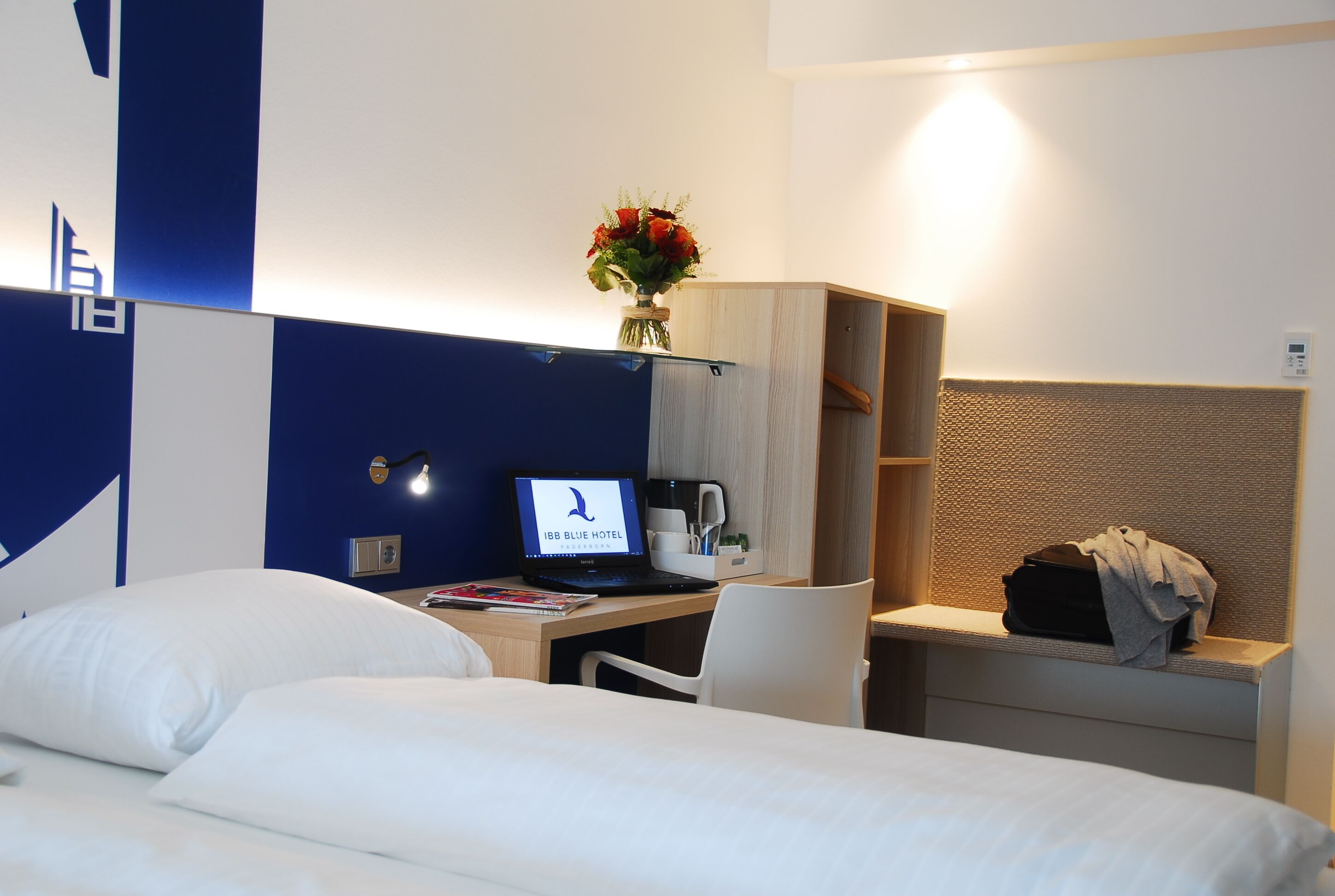 in-room business centre