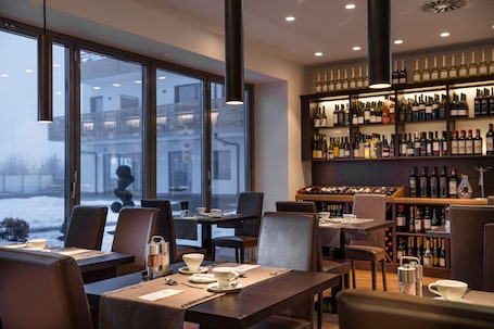 Lunch and dinner served, local and international cuisine