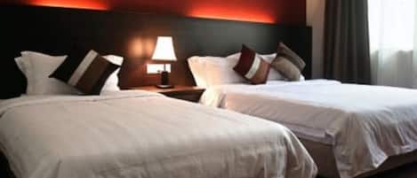 Studio Plus | Desk, iron/ironing board, free WiFi, bed sheets