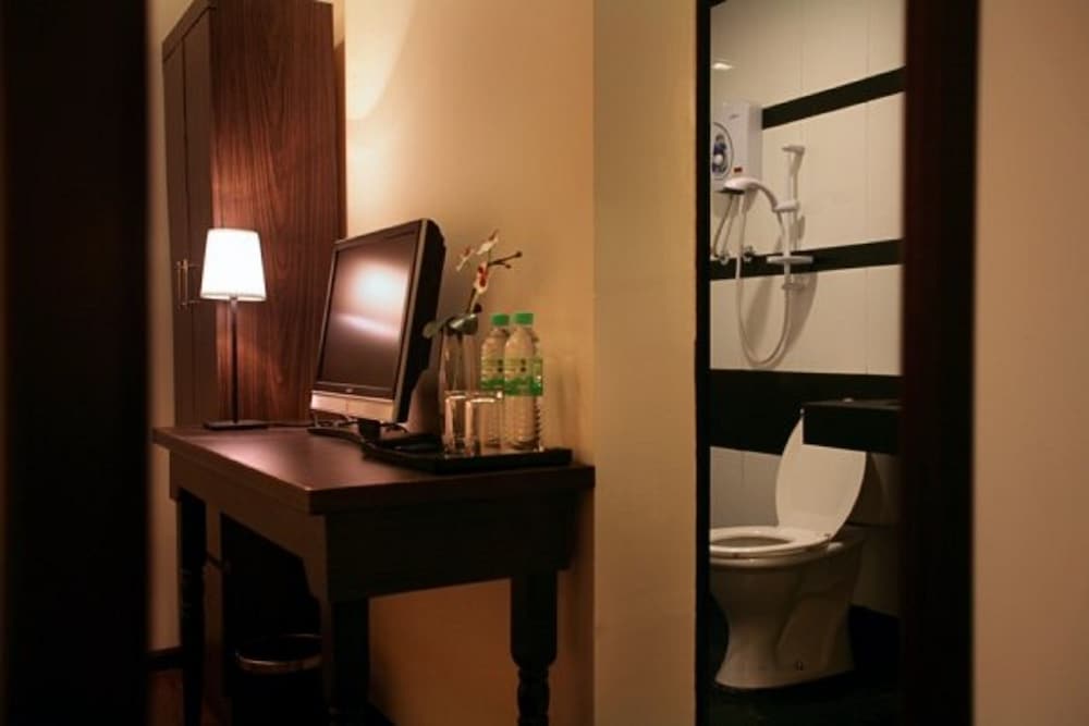 Hotel Eden54 by null