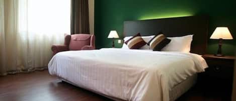 Desk, iron/ironing board, free WiFi, bed sheets