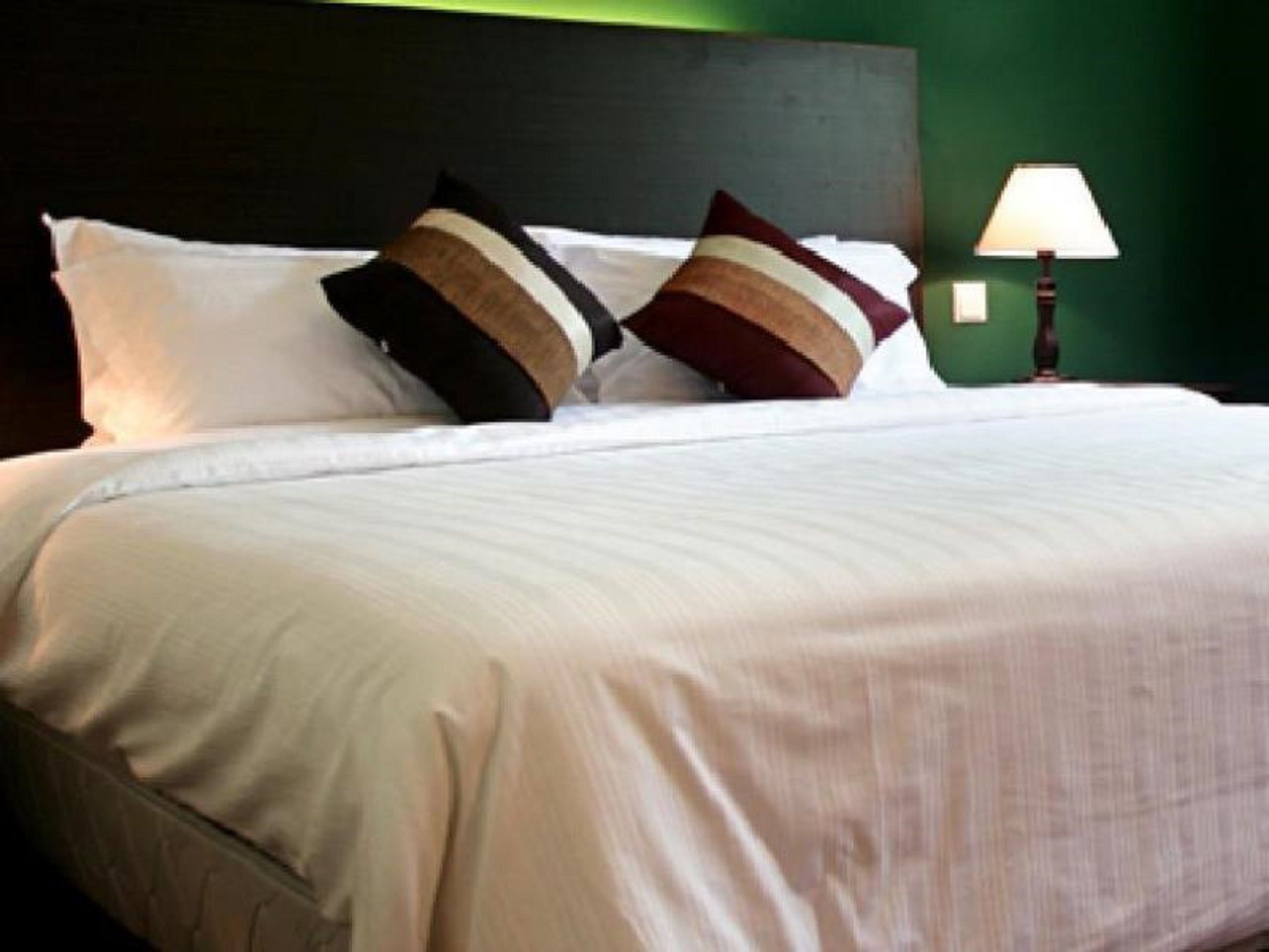 studio | desk, iron/ironing board, free wifi, bed sheets