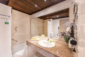 Single Room | Bathroom | Free toiletries, hair dryer, towels - Contel Hotel Koblenz (Koblenz)