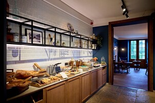Desayuno buffet todos los días (con cargo)