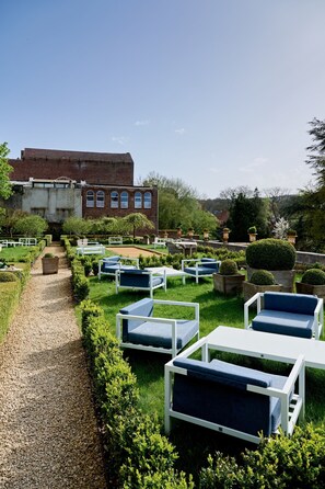 Garden view - Hotel la Malle Poste (Rochefort)
