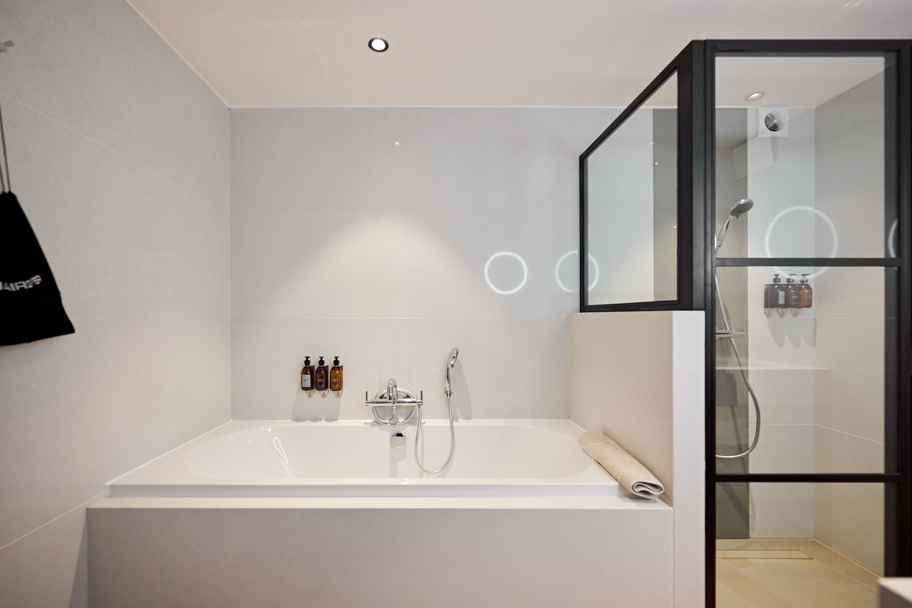 suite, garden view | bathroom | free toiletries, bathrobes, slippers, towels