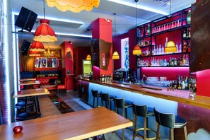 Bar (on property) - Hotel Lux (Piraeus)