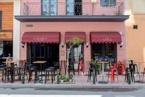 Terrace/patio - Hotel Lux (Piraeus)