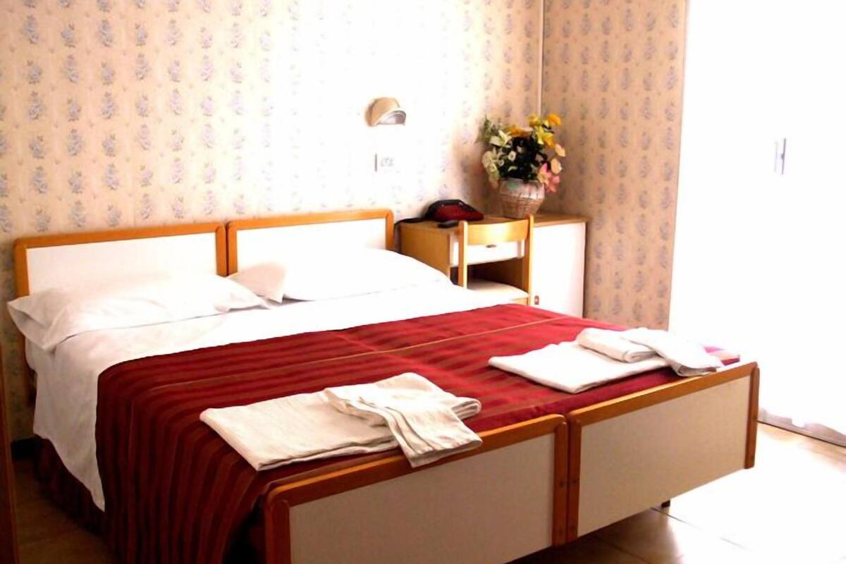 Economy Double or Twin Room, Ocean View | In-room safe, desk, WiFi (free)