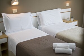 In-room safe, desk, free WiFi