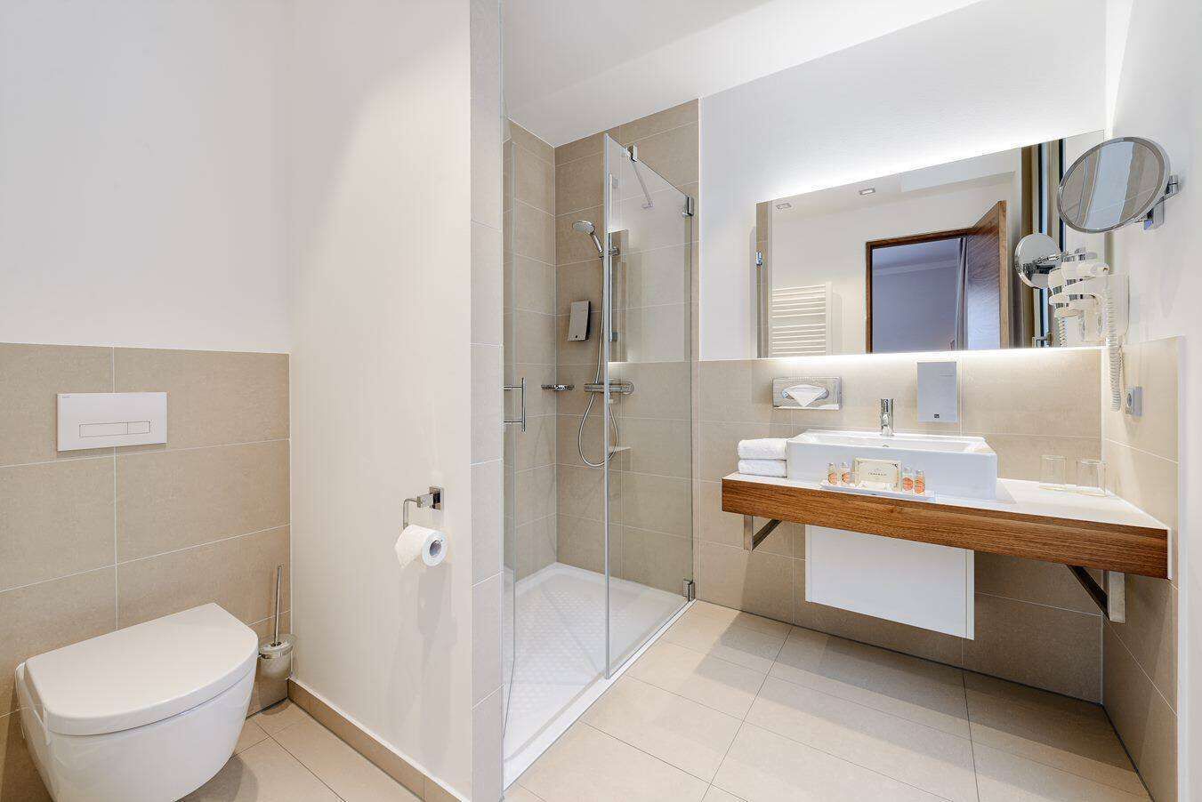 in-room safe, desk, soundproofing, free wifi