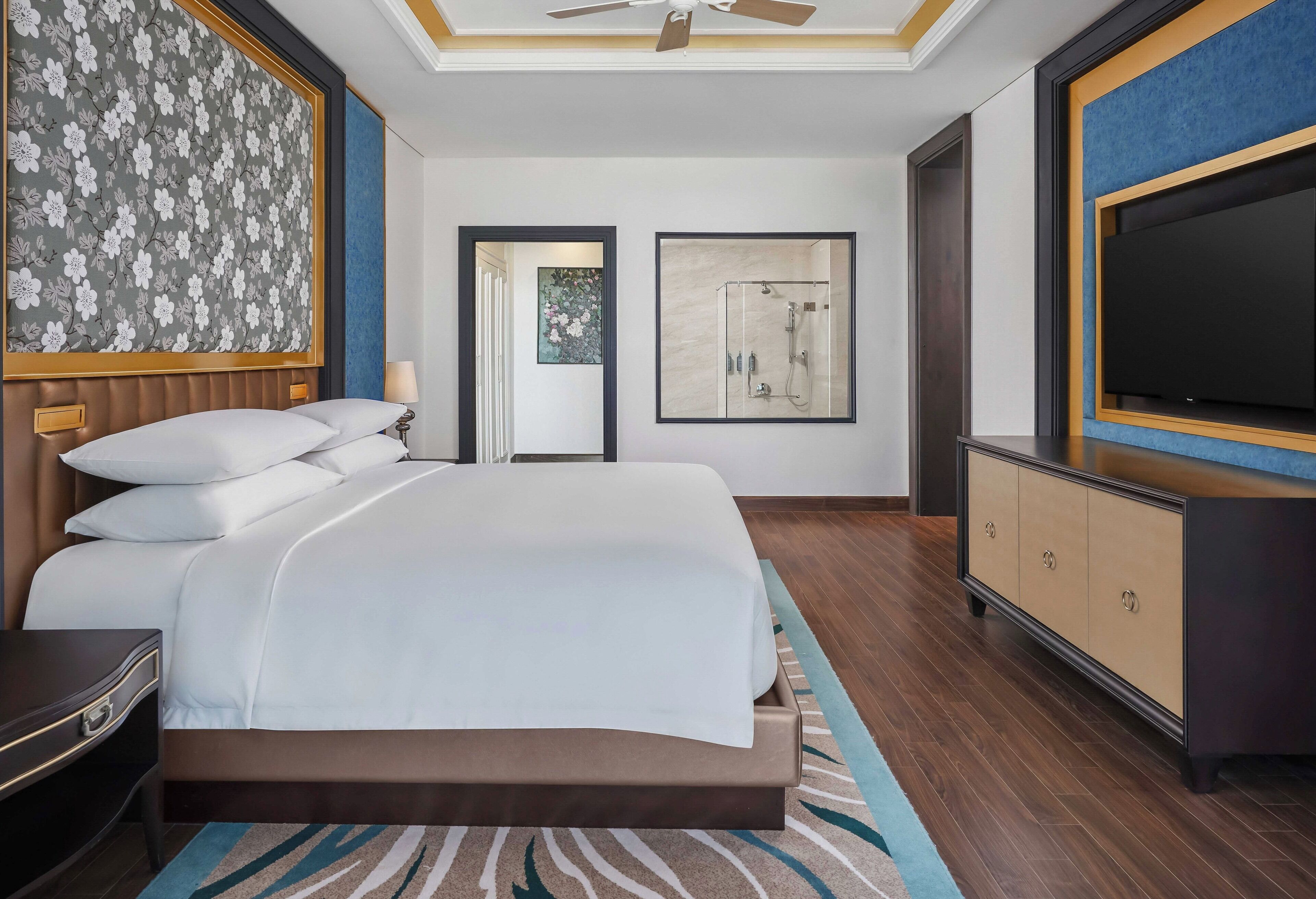 Club Suite, 1 King Bed, Terrace | View from room