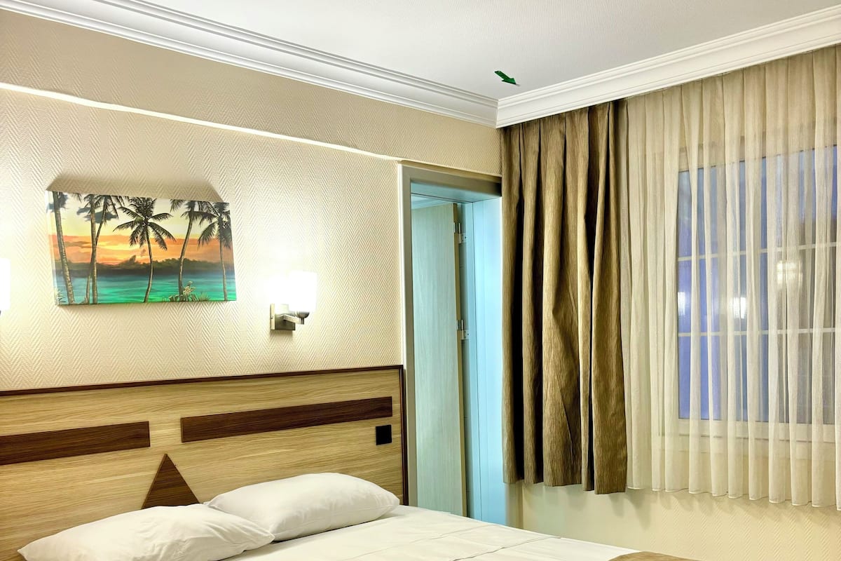 Standard-Einzelzimmer | Zimmersafe, Schreibtisch, kostenloses WLAN