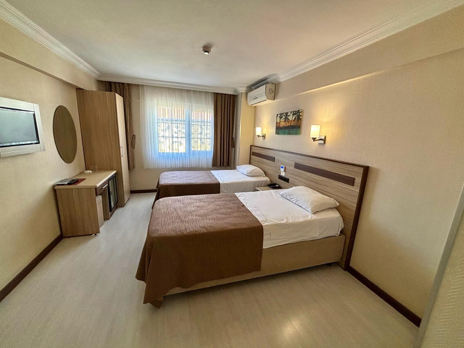 double or twin room | in-room safe, desk, free wifi