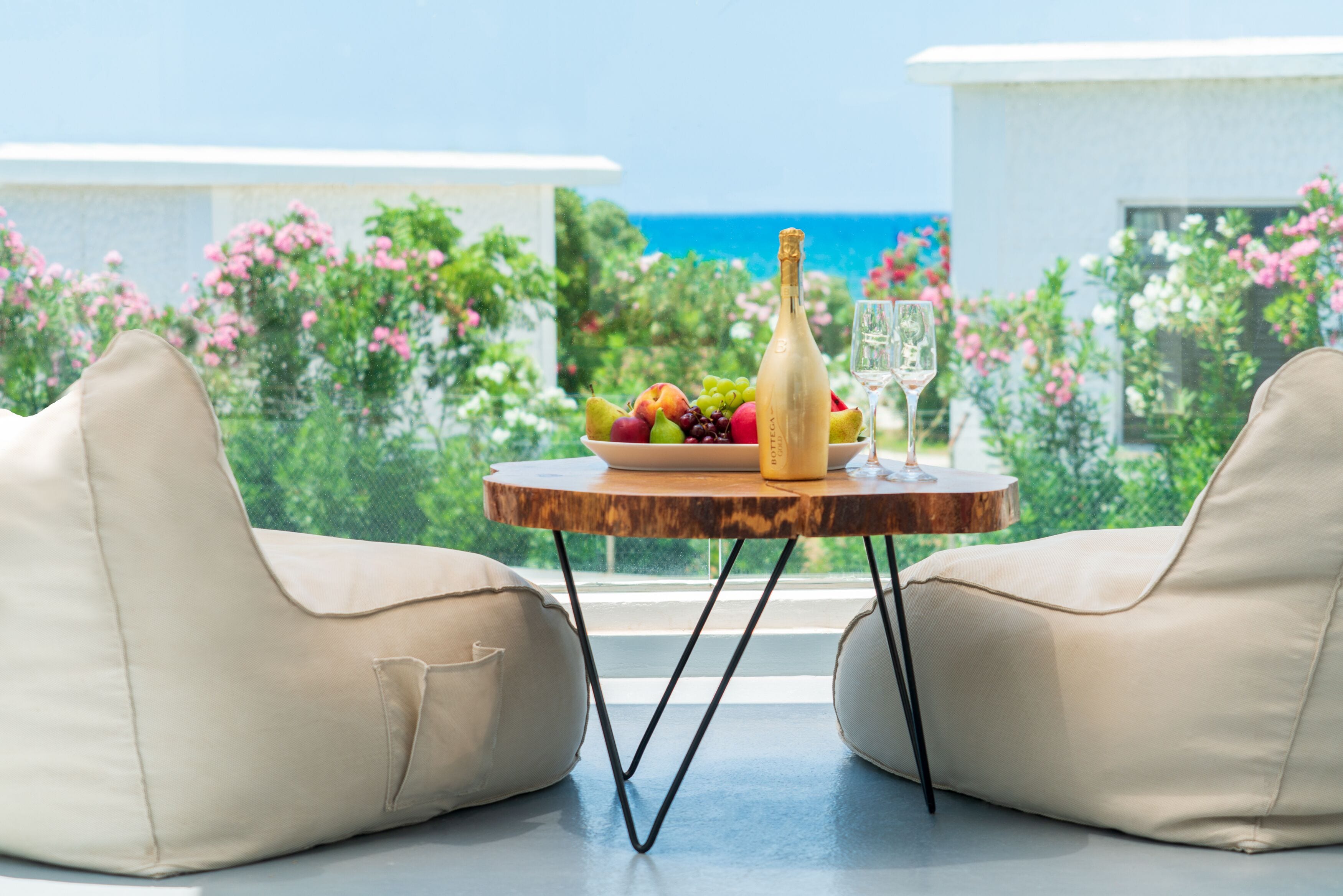 deluxe room | terrace/patio