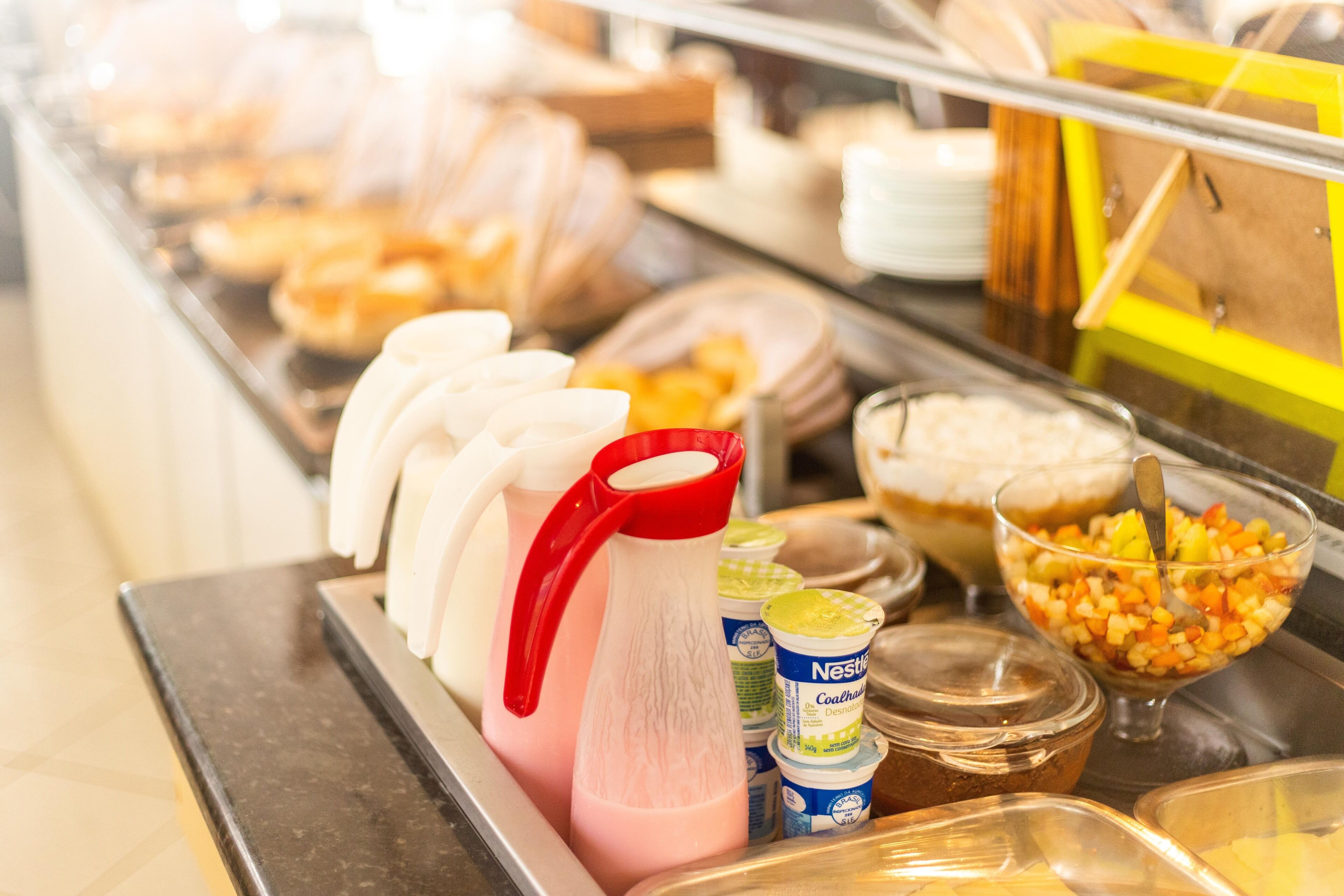 breakfast, lunch and dinner served