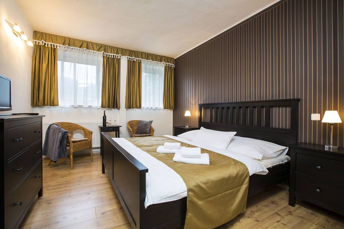 Double Room, 1 Bedroom (with extra bed) | In-room safe, free WiFi