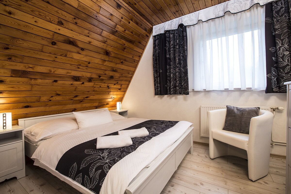 Classic Double Room | In-room safe, free WiFi