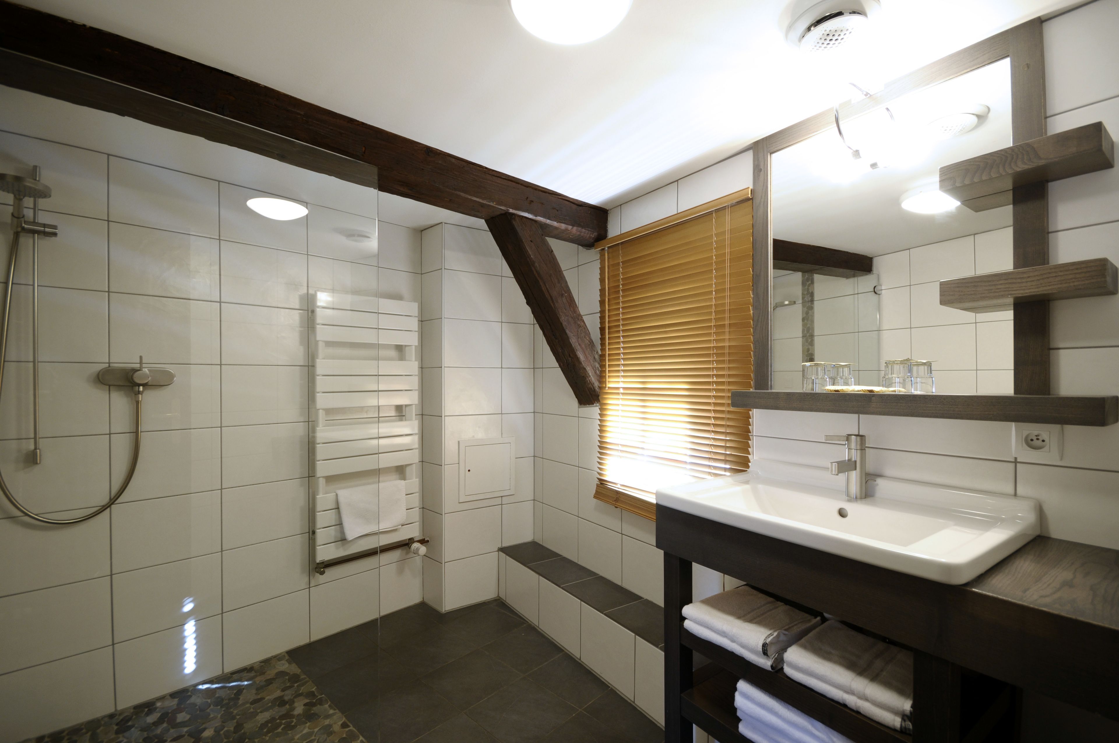 superior apartment | bathroom | hair dryer, towels
