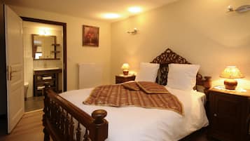 Minibar, free WiFi, bed sheets, wheelchair access