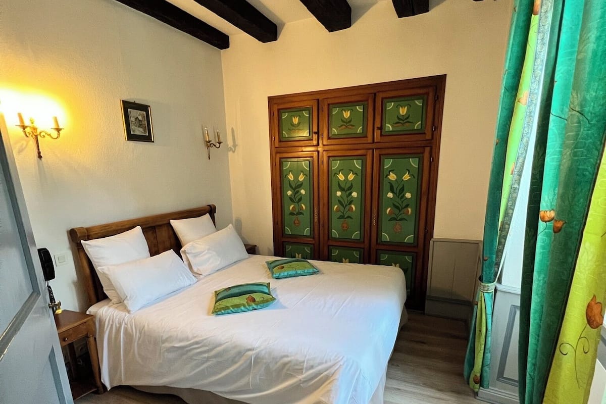 Superior Apartment | Minibar, free WiFi, bed sheets, wheelchair access