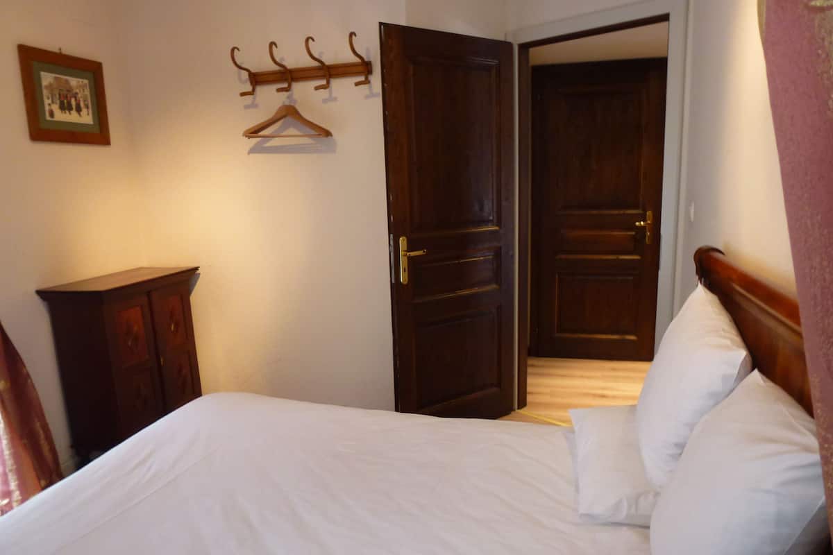 Classic Double Room Single Use | Bar mini, Wi-fi percuma, cadar katil, akses kerusi roda