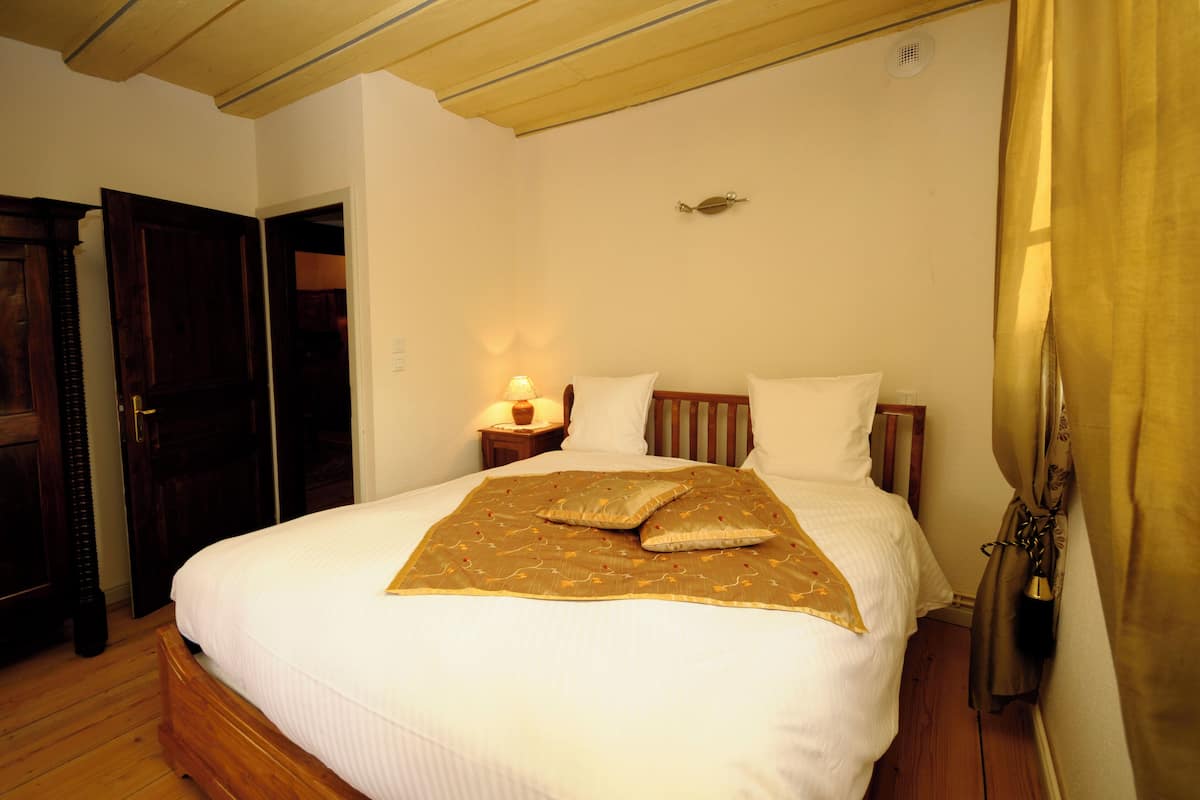 Comfort Suite | Minibar, free WiFi, bed sheets, wheelchair access