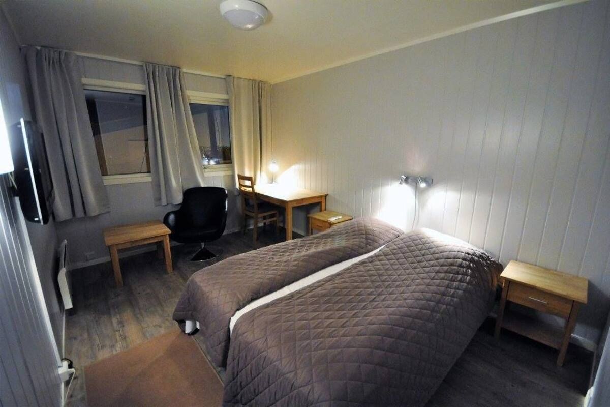 Zweibettzimmer | Schreibtisch, Bügeleisen/Bügelbrett, kostenloses WLAN, Bettwäsche