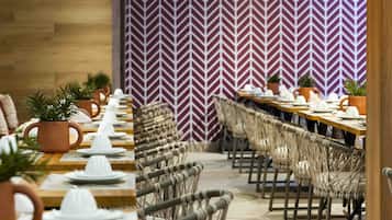 Esmorzar diari d'estil bufet gratuït