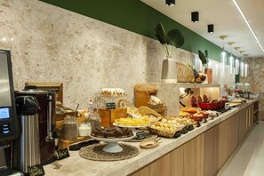 Free daily buffet breakfast - Pousada Bahia Tambor (Cairu)