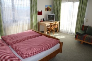Comfort Double Room, Balcony | Desk, iron/ironing board, free cribs/infant beds, rollaway beds