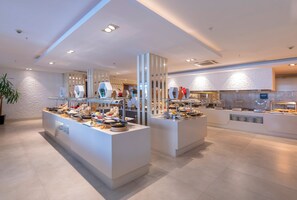 7 restaurants, breakfast, lunch served; local and international cuisine  - Innvista Hotels Belek - All Inclusive (Serik)