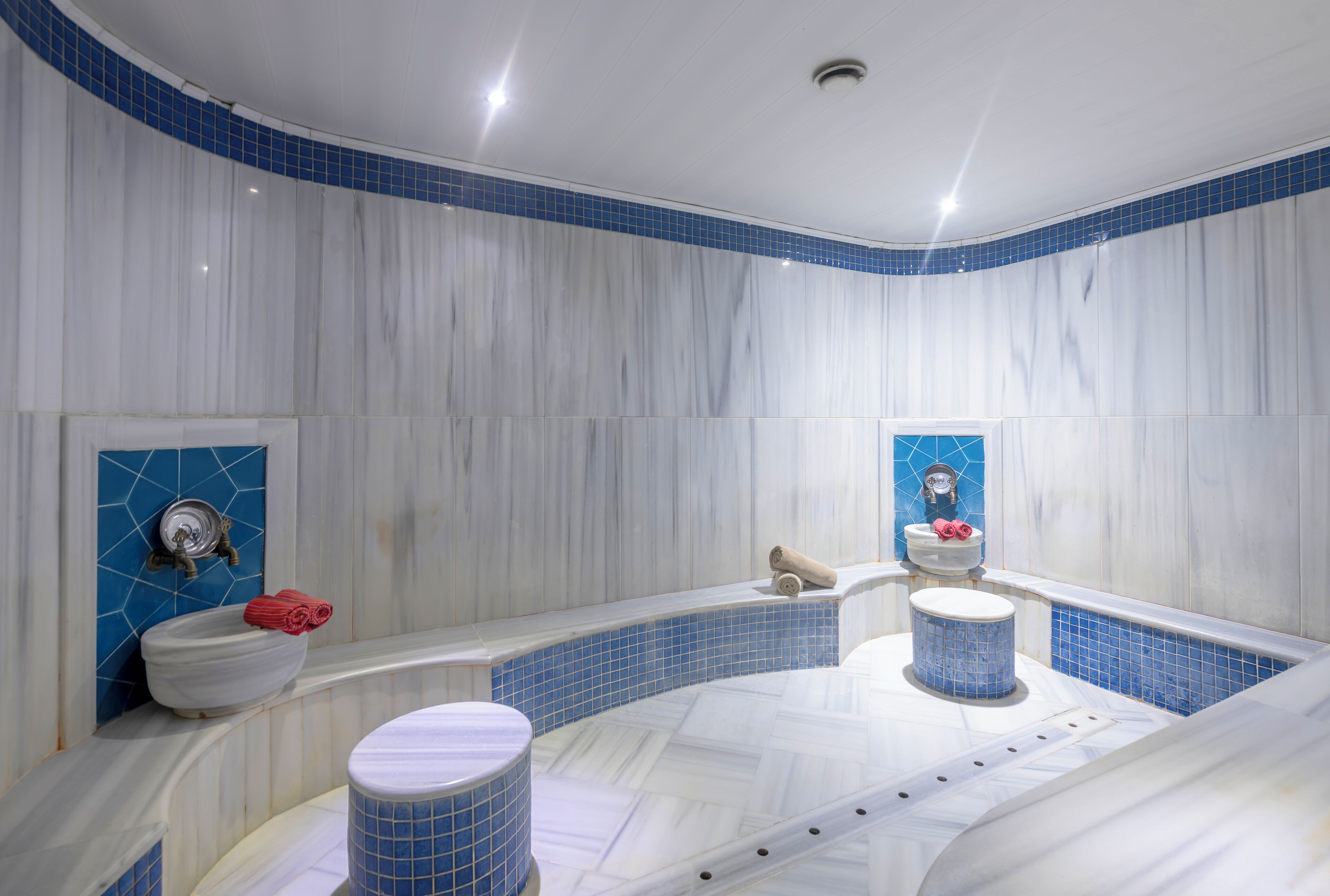 Couples treatment rooms, sauna, steam room, Turkish bath