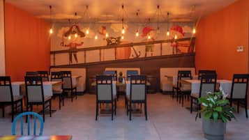 7 restaurants, breakfast, lunch served; local and international cuisine