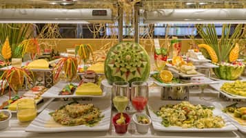 7 間餐廳;供應早餐、午餐、晚餐;本地及多國菜