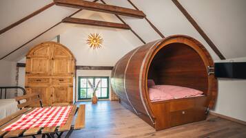 Chalet for 6-8 people | Premium bedding, minibar, desk, soundproofing