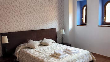 Bureau, Wi-Fi gratuit, draps fournis