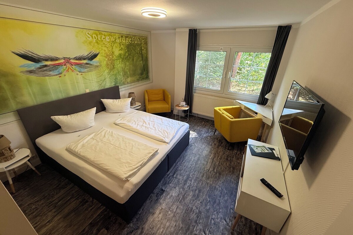 Comfort Double Room | Minibar, iron/ironing board (on request), WiFi (free), bed sheets