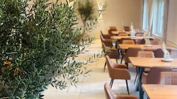 Lunch and dinner served, Regional cuisine