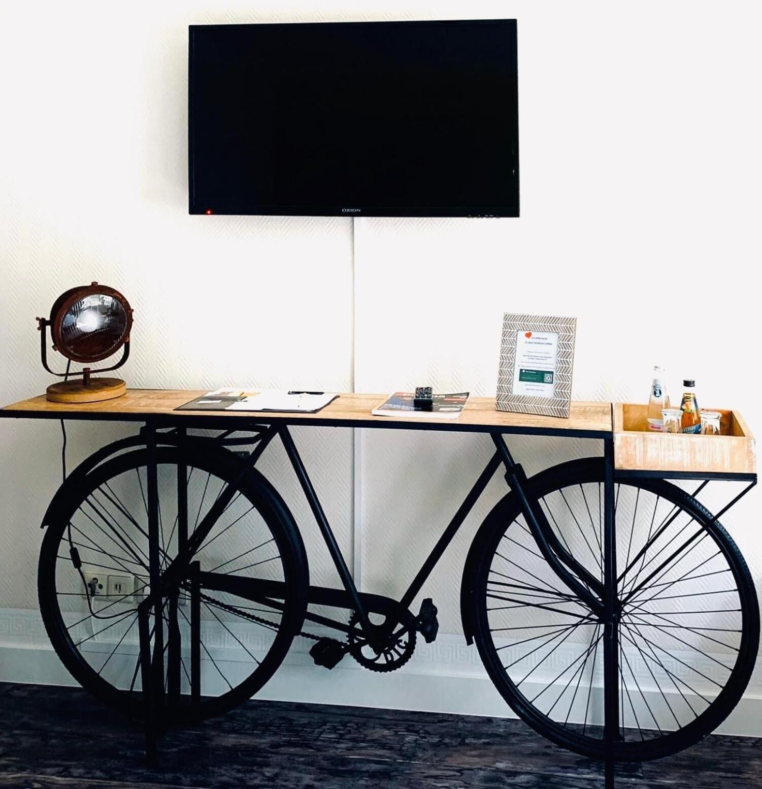 hypo-allergenic bedding, minibar, in-room safe, iron/ironing board