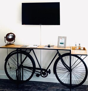 Literie hypoallergénique, minibar, fer et planche à repasser