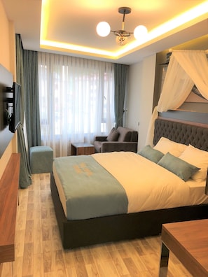 Superior Double Room with Lake View | Minibar, desk, soundproofing, free cots/infant beds - Onal Motel (Uzungöl)