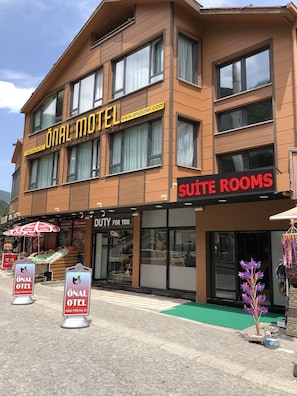 Property entrance - Onal Motel (Uzungöl)