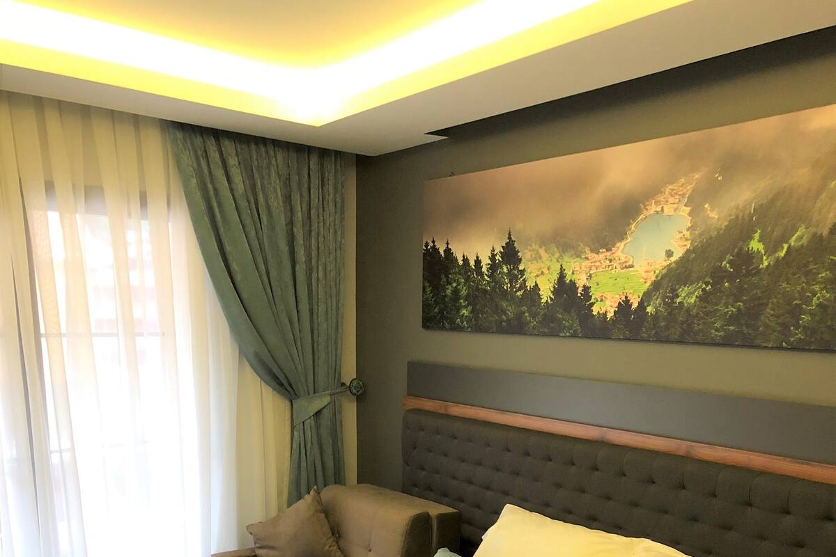 Superior Double Room with Mountain View | ミニバー、デスク、防音設備、ベビーベッド (無料)