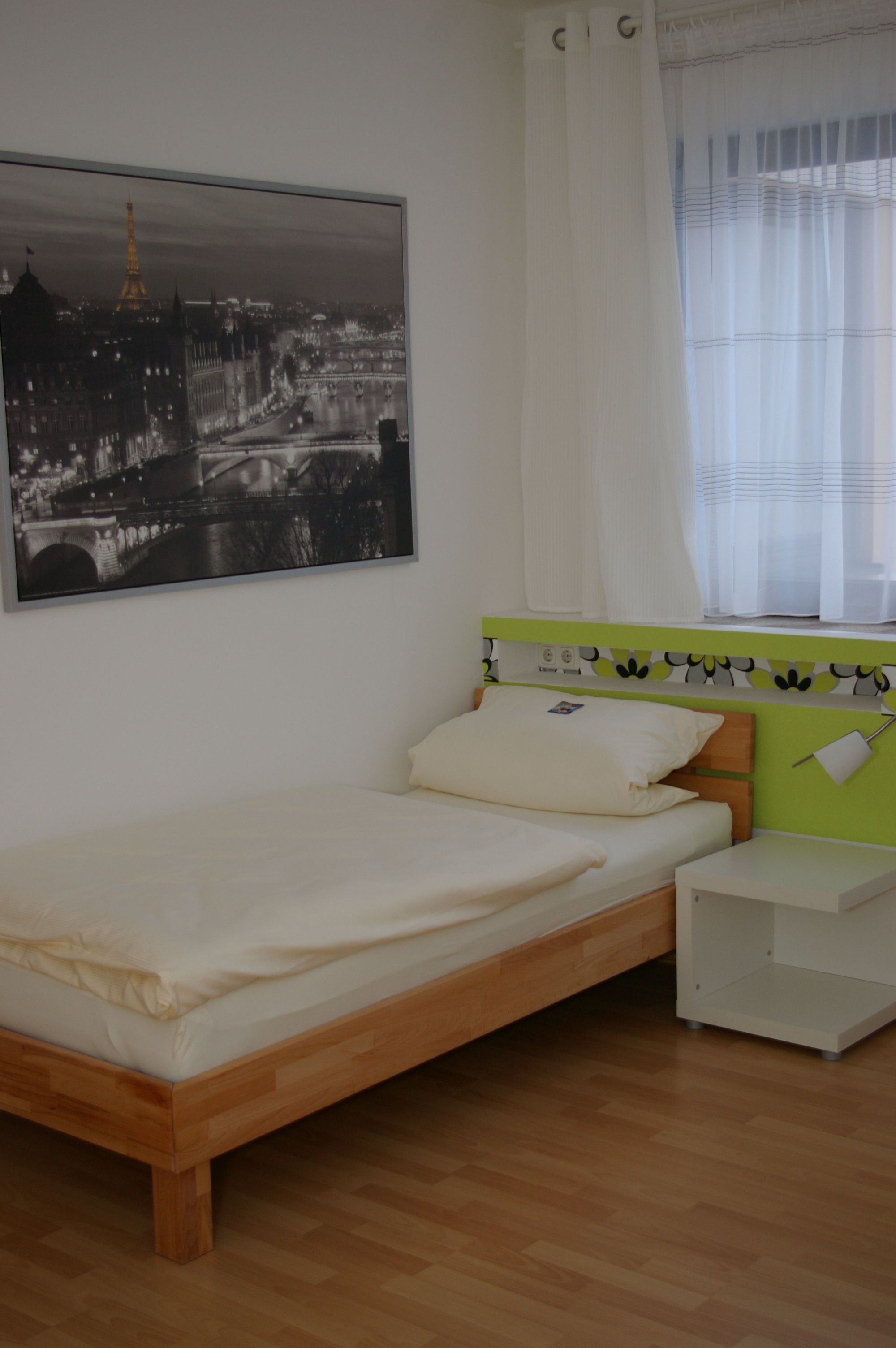 comfort single room | minibar, desk, iron/ironing board, cots/infant beds