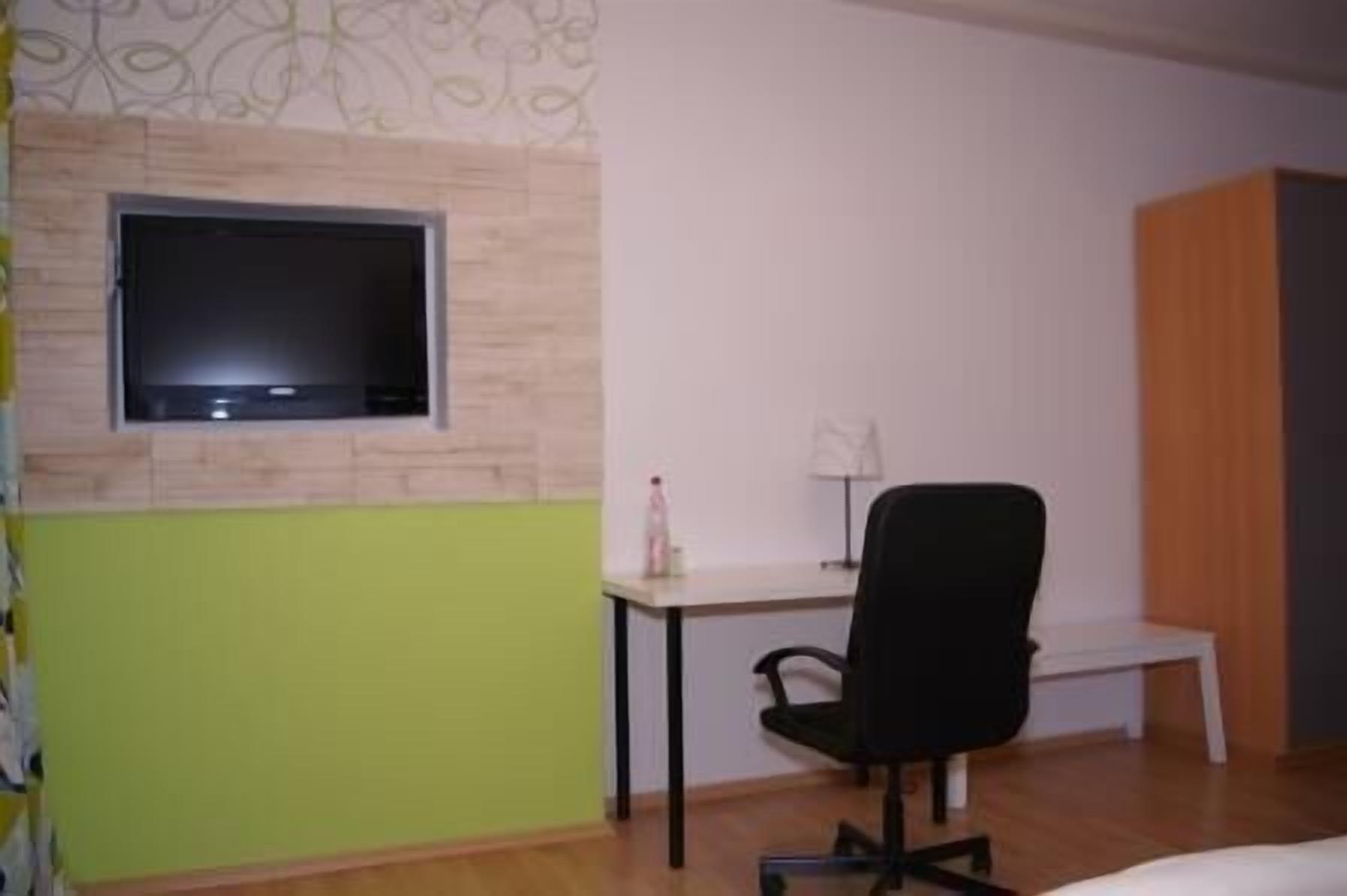 comfort single room | room amenity