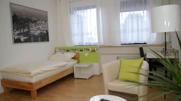 Comfort Single Room | Minibar, desk, iron/ironing board, cribs/infant beds