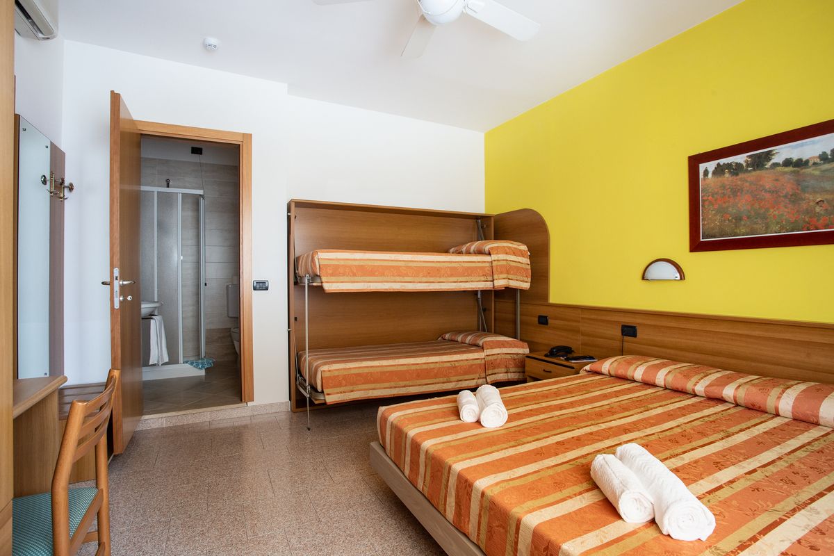 1 bedroom, in-room safe, desk, laptop workspace