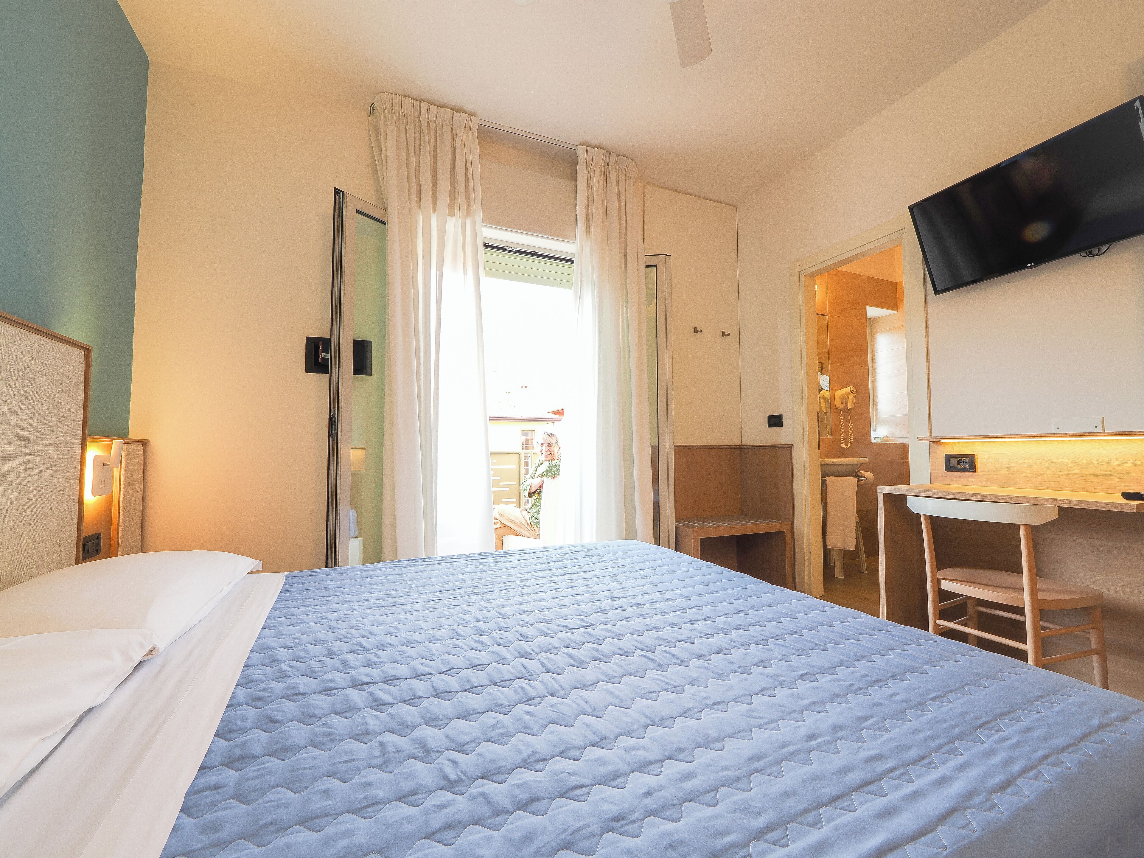 In-room safe, desk, laptop workspace, free WiFi