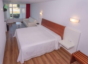Suite, Sea View | In-room safe, desk, blackout curtains, free cots/infant beds
